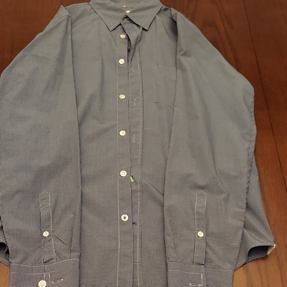 GAP Lived In Button Up - Picture 2 of 5